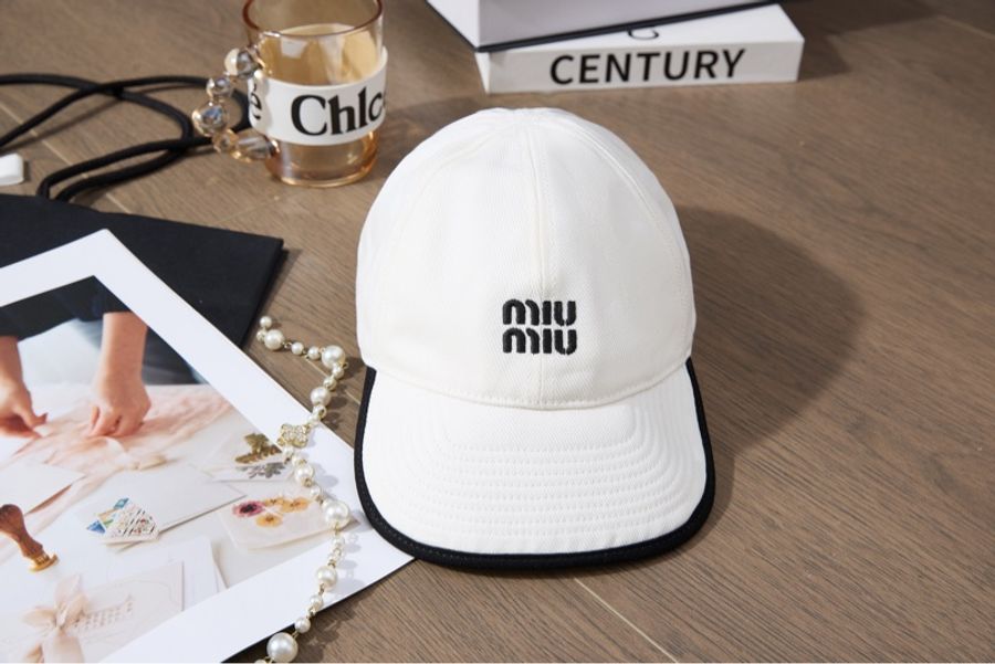 MIUMIU 帽子-0