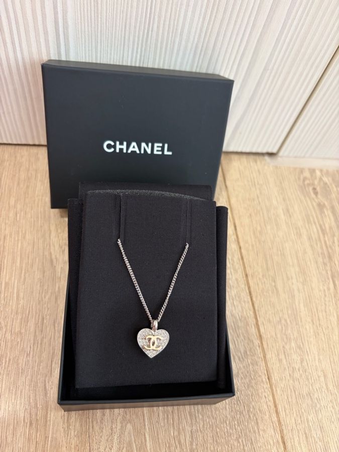 Chanel 愛心水鑽項鍊-0