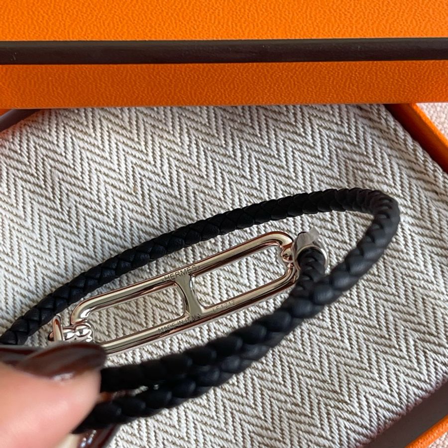 💗全新 現貨🍊Hermes 愛馬仕 女裝 Roulis Double Tour bracelet 豬鼻 手繩 手帶 🎁 Noir Black 黑銀 T2-4