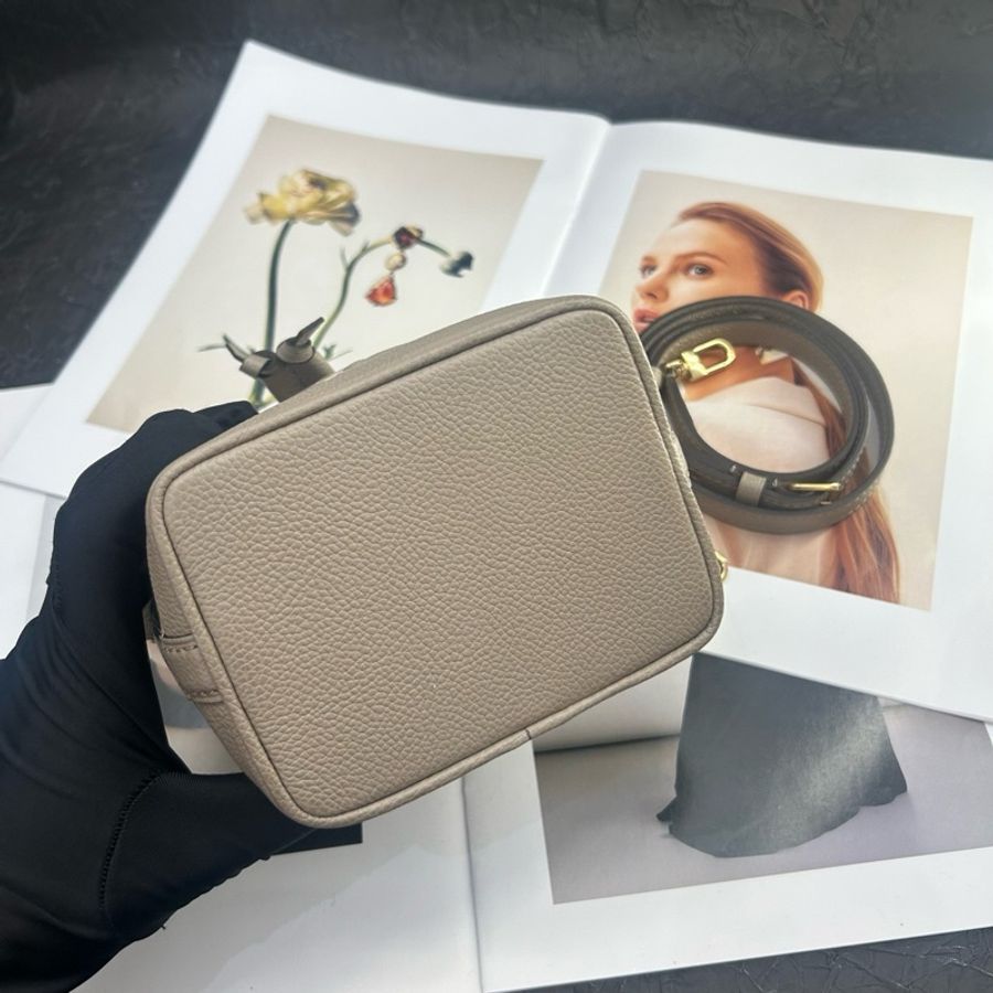 LV路易威登 大象灰小水桶nano Noe 斜背包 芯片款 底長13cm-6