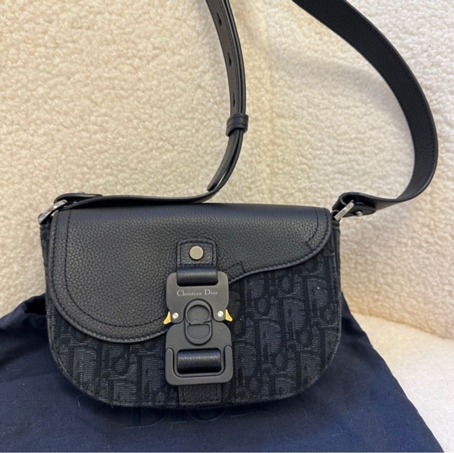 Dior迪奧新款黑花信使包弓鞍包mini-6