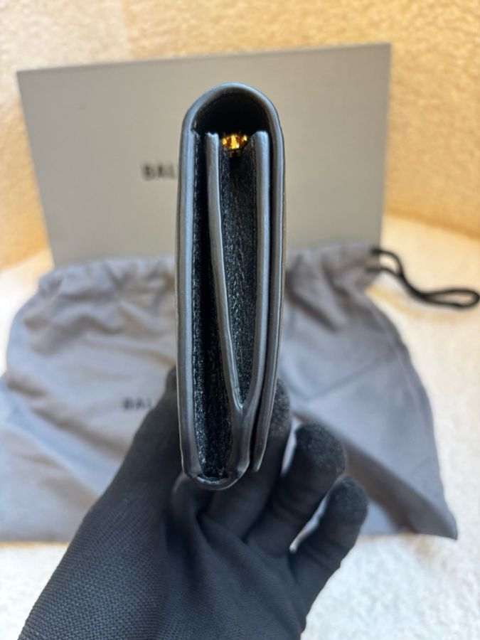 巴黎世家 Balenciaga 黑色長款錢包，容量大體積小，非常實用，附帶盒子。尺寸：長 19 x 寬 2.5 x 高 10 cm。-18