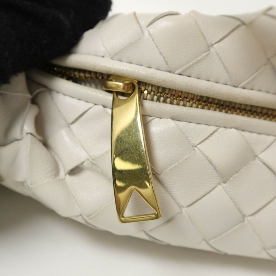 BOTTEGA VENETA 牛皮皮革Mini Jodie手挽袋-5