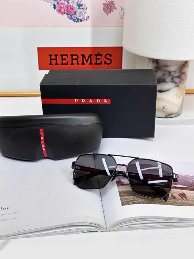 PRADA 普拉達 黑色飛行員式休閒墨鏡 側面品牌logo標 配盒-0