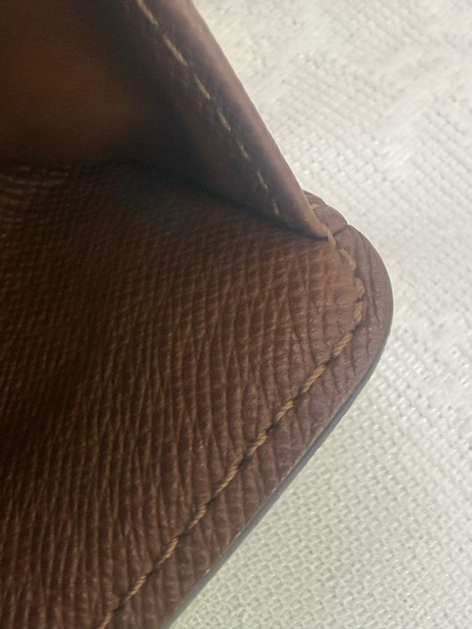 Louis Vuitton Wallet-10