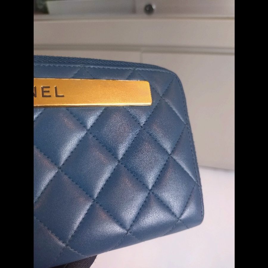 Chanel 藍皮菱格字母牌拉鍊長夾-3
