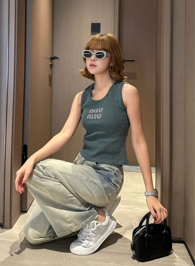 Miu Miu灰綠水鑽短款背心-1
