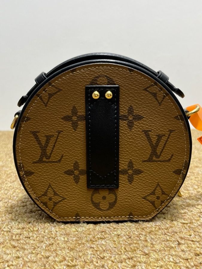 Lv 老花小硬餅 13*12-2