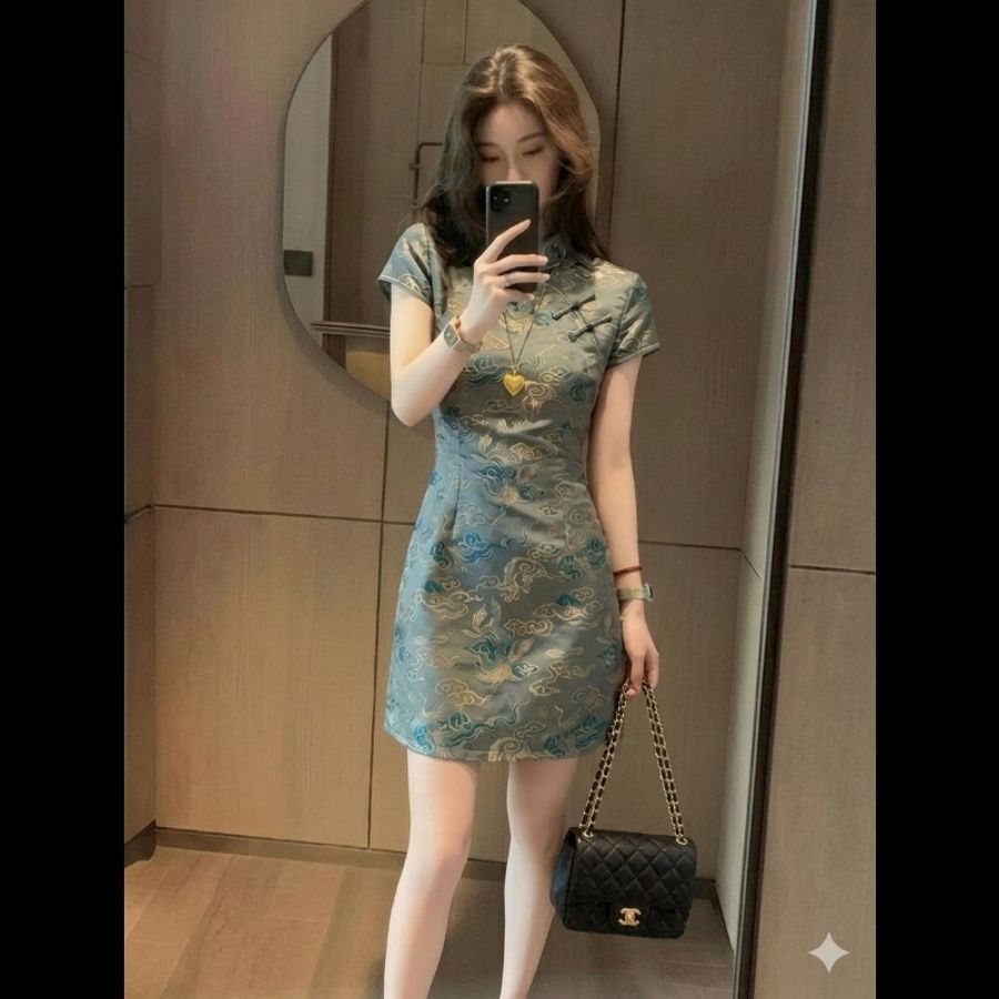 Chanel香奈兒 cf 方胖子
黑金荔枝皮方胖子
鏈條單肩斜挎包
99新 24開無卡
尺寸:16x12cm
IRY-0