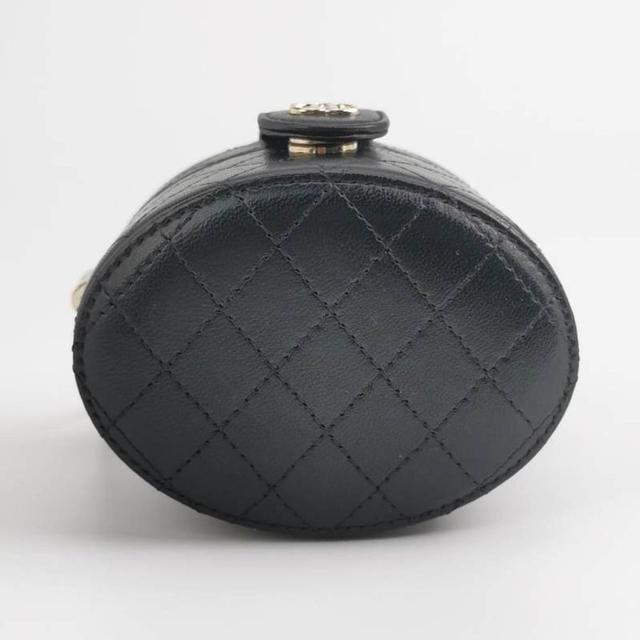 Chanel 羊皮菱格絎縫雙C logo斜背包-5