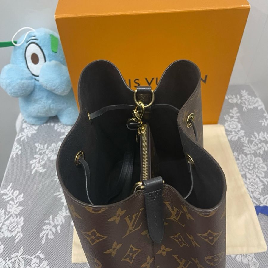 路易威登Louis Vuitton 黑水桶單肩包-5