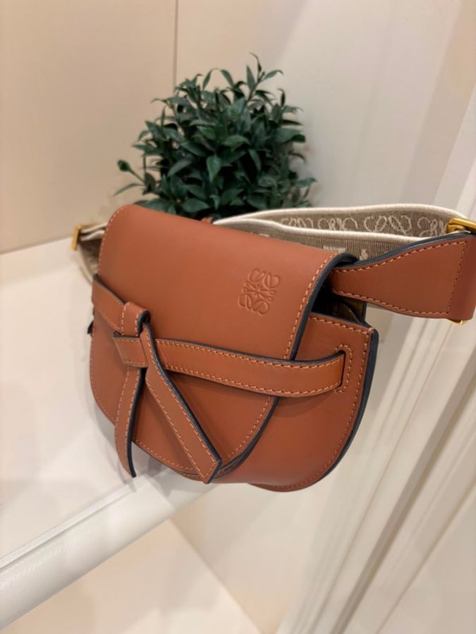 Loewe Mini Gate 手袋 tan-3
