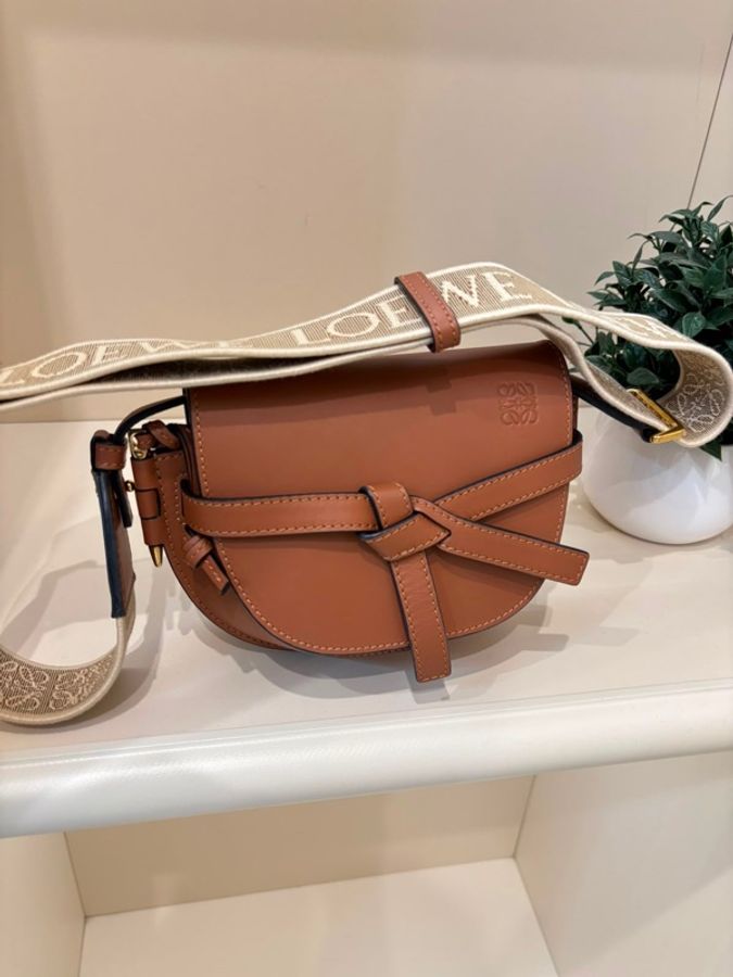 Loewe Mini Gate 手袋 tan-7