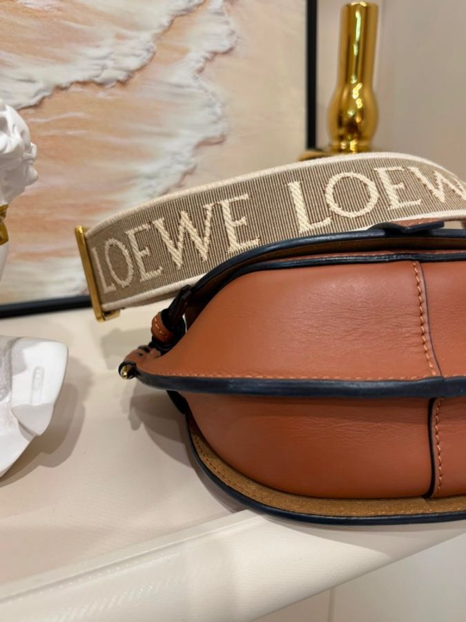 Loewe Mini Gate 手袋 tan-13