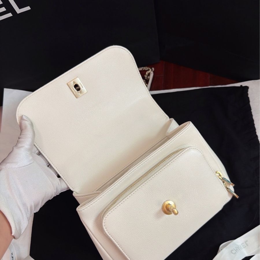 99新Chanel香奈儿 affinity白色荔枝皮金扣 小号邮差包 附件30身份卡尘袋-7