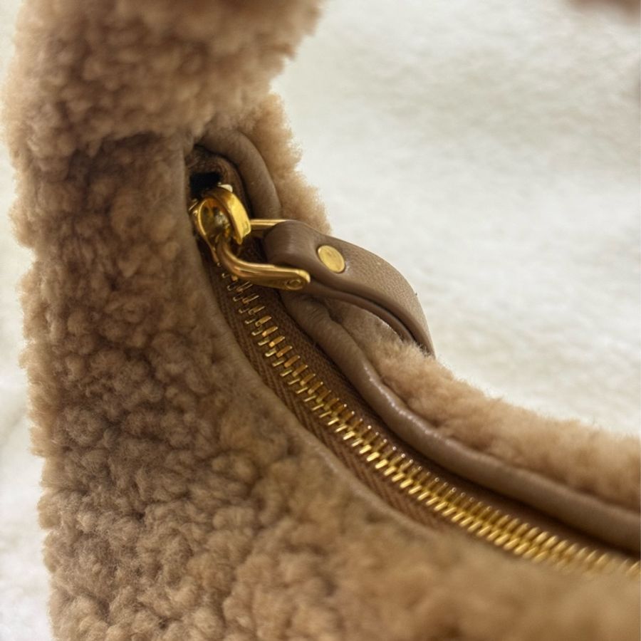 全新miumiu秋冬泰迪wander Hobo包-6