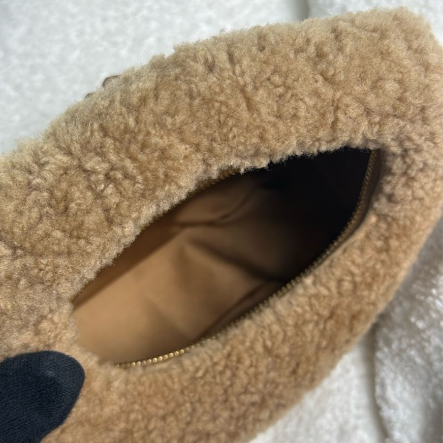 全新miumiu秋冬泰迪wander Hobo包-7