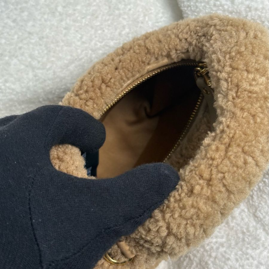 全新miumiu秋冬泰迪wander Hobo包-8
