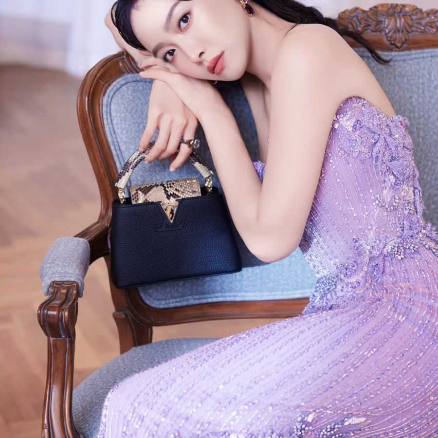 LV Capucines mini黑金蛇皮  手柄手提肩背斜背包20*13*7.5 98新配件盒子塵袋-1