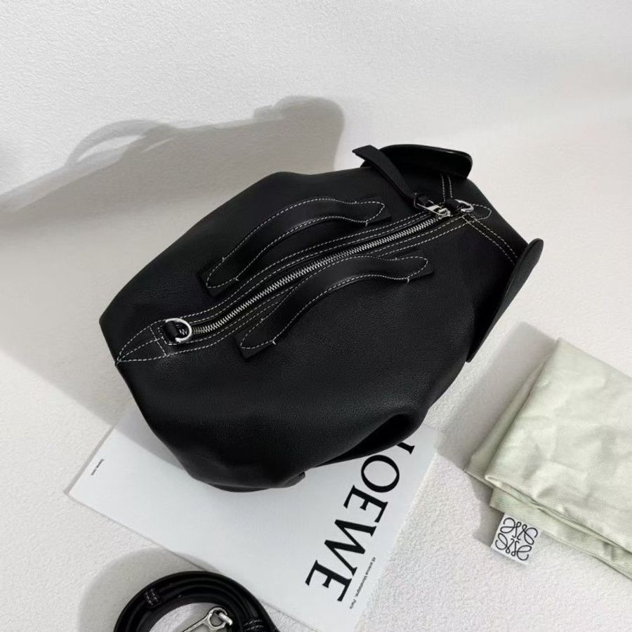 LOEWE 小象包 黑銀 牛皮 大號 22*36*26.5cm 99新配件塵袋 肩帶-3