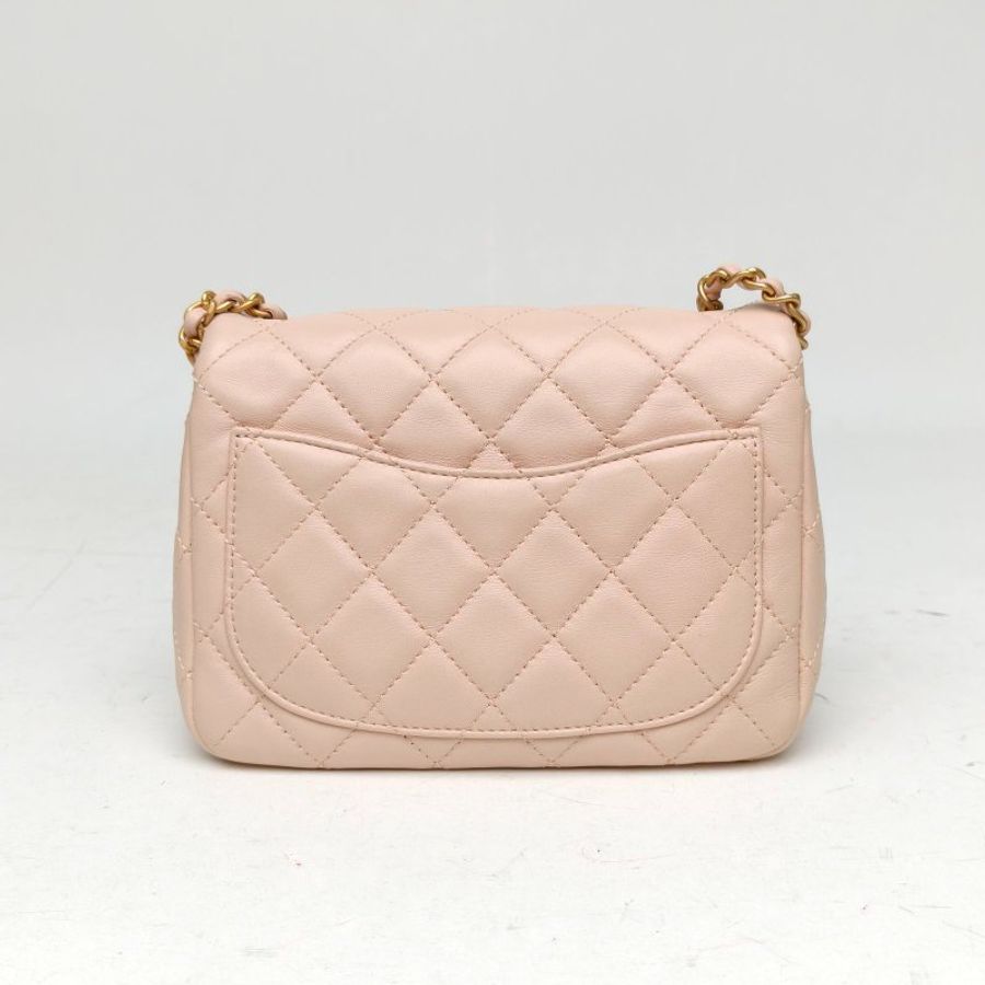 CHANEL CF口蓋包方胖子淡粉色羊皮晶片金扣金球調節扣肩背包-2