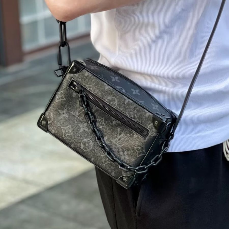寶藏男孩包款❤️🔥Lv路易威登黑色老花黑武士mini soft trunk盒子包單肩斜挎鏈條包-0