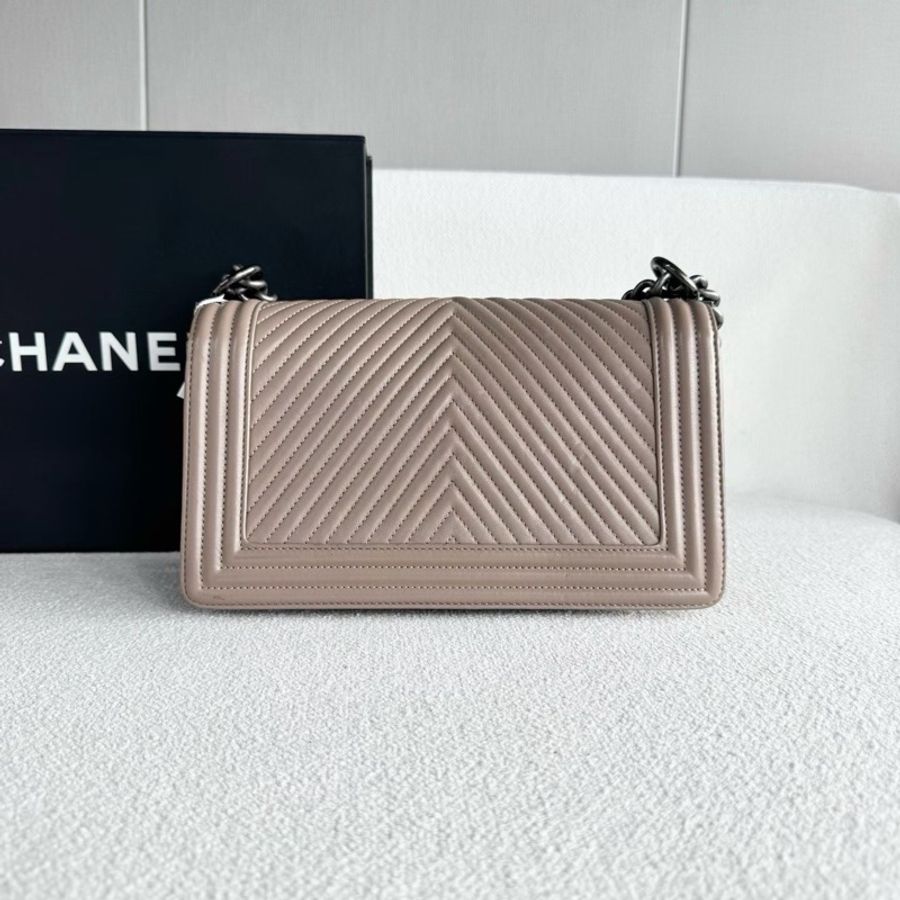 🤎 CHANEL Le Boy 奶茶色中號鏈條包 🤎-3