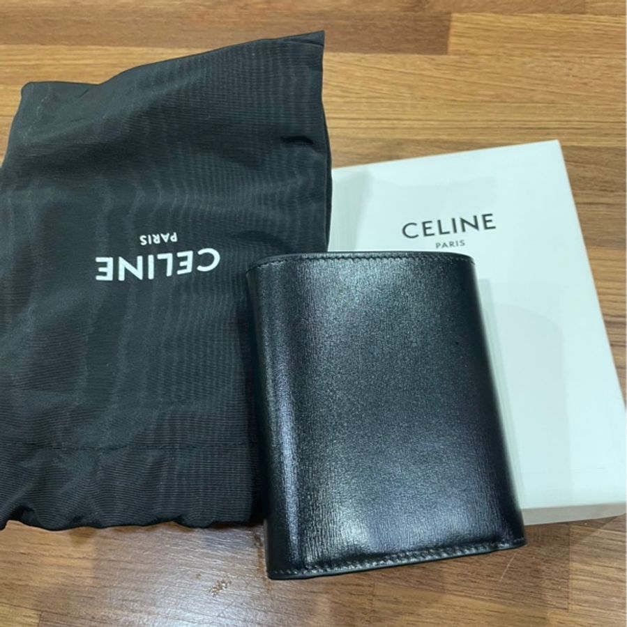 近全新Celine全黑短夾-8