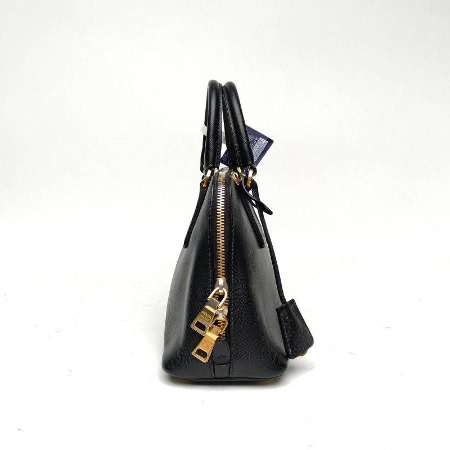 PRADA tophandle貝殼包小號黑色牛皮肩背包-3