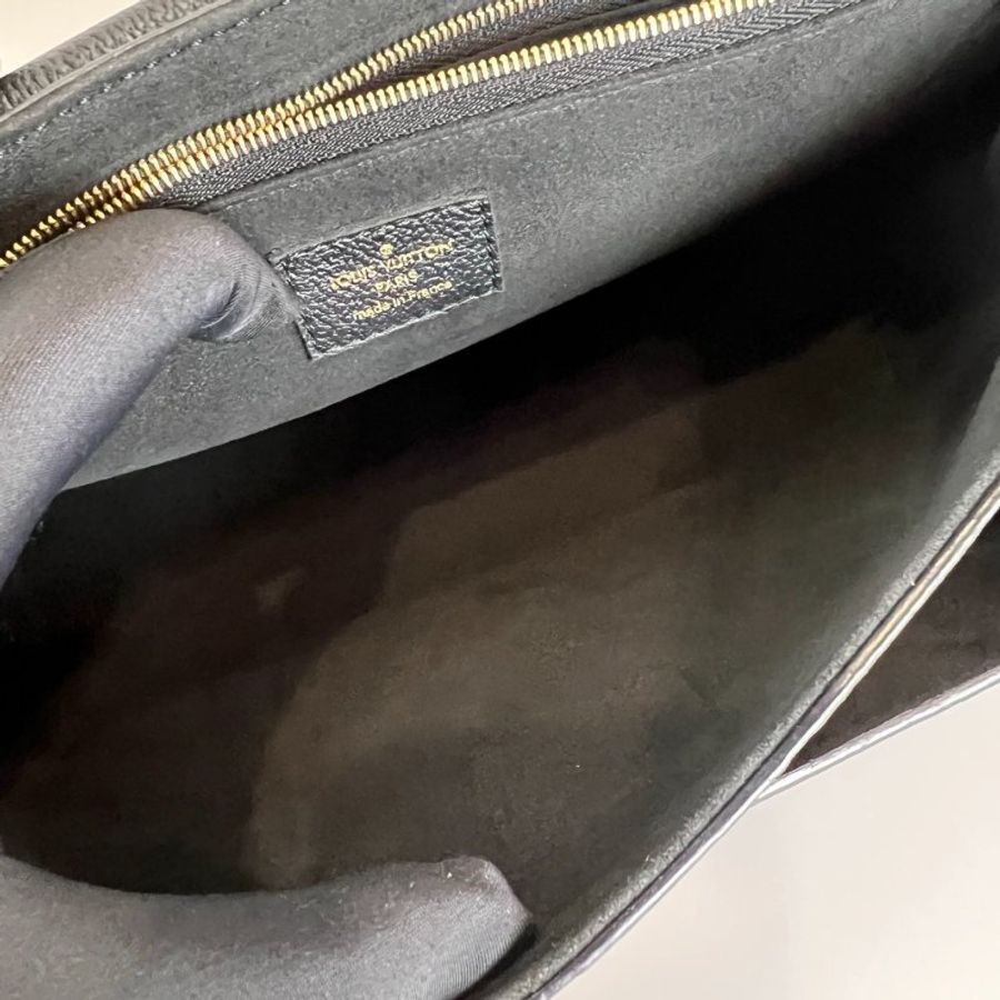 LV M44151 黑老花壓紋Vavin PM金鍊包-6