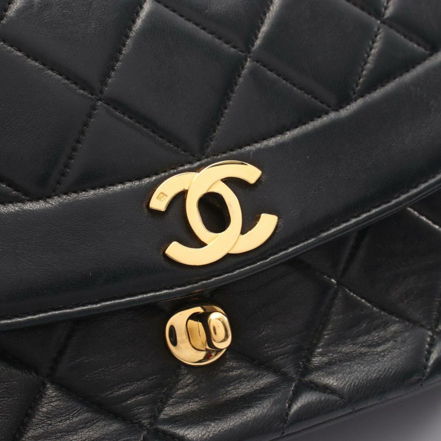 香奈兒 (CHANEL) Matelasse Diana 翻蓋肩背包 A01165 羊皮 黑色 二手 金色五金 CC-5