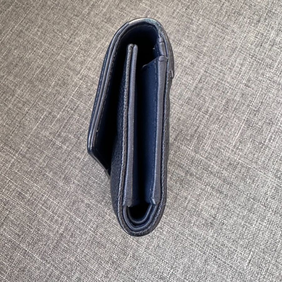 CHANEL 牛皮淡金午夜藍荔枝三折短夾-3