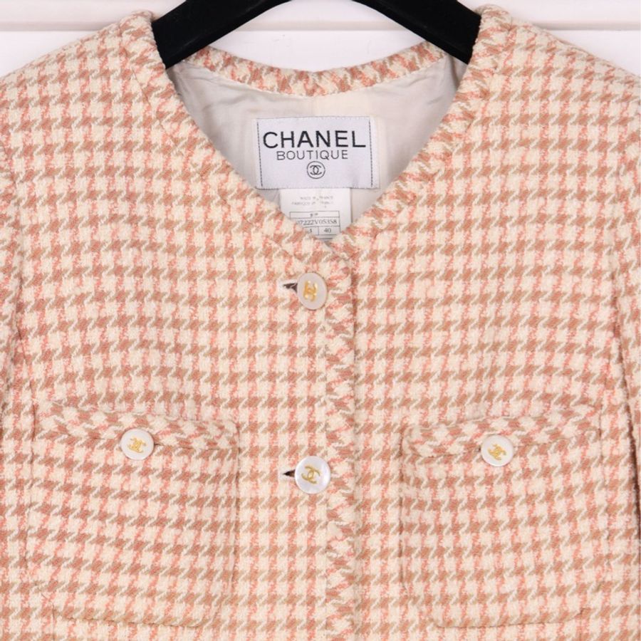 Chanel 97年浅棕色千鸟格贝母扣外套-15