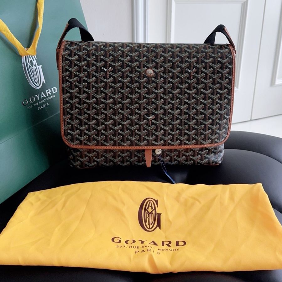 【近新閒置品】Goyard戈雅Capetien翻蓋開合郵差包單肩斜背包 黑棕配色-0