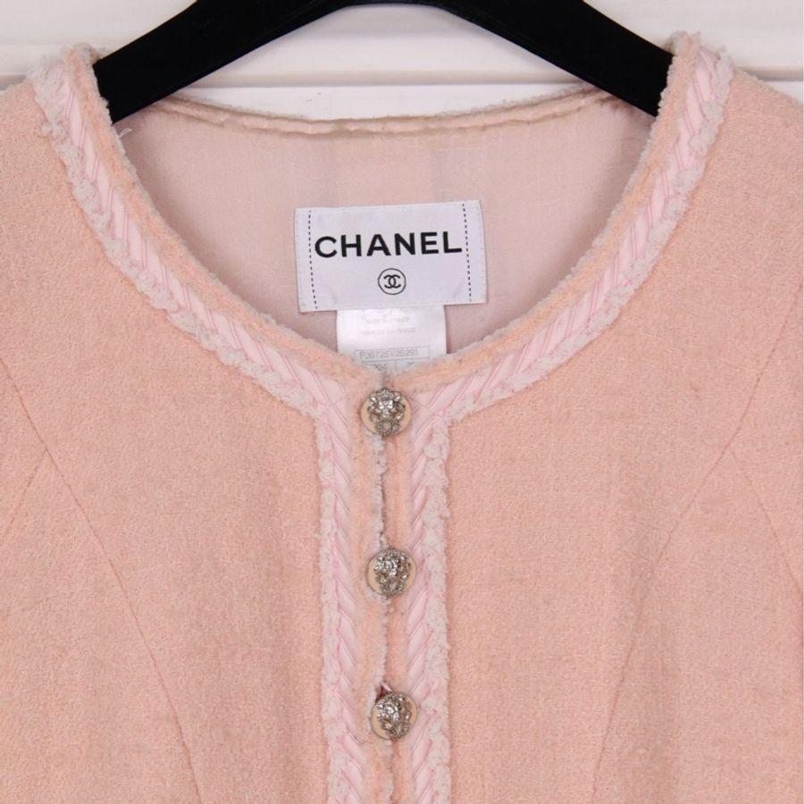 Chanel 09年粉色狮头纽扣圆领两口袋外套-12