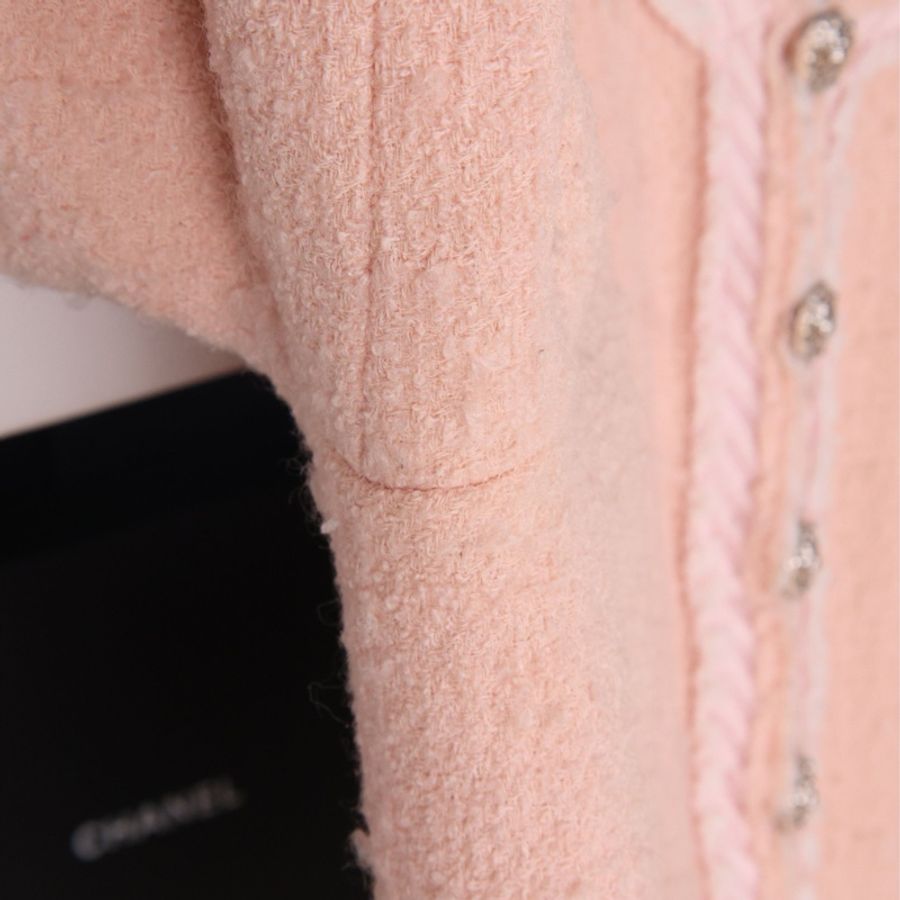 Chanel 09年粉色狮头纽扣圆领两口袋外套-26