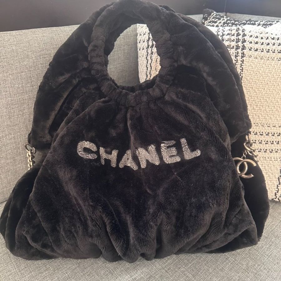 CHANEL 秀款黑兔毛拚皮HOBO包-2