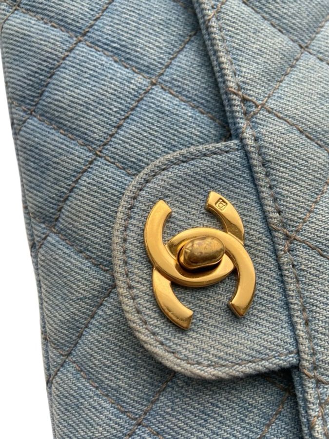 Chanel 菱格紋雙C扣牛仔cf雙肩包-10