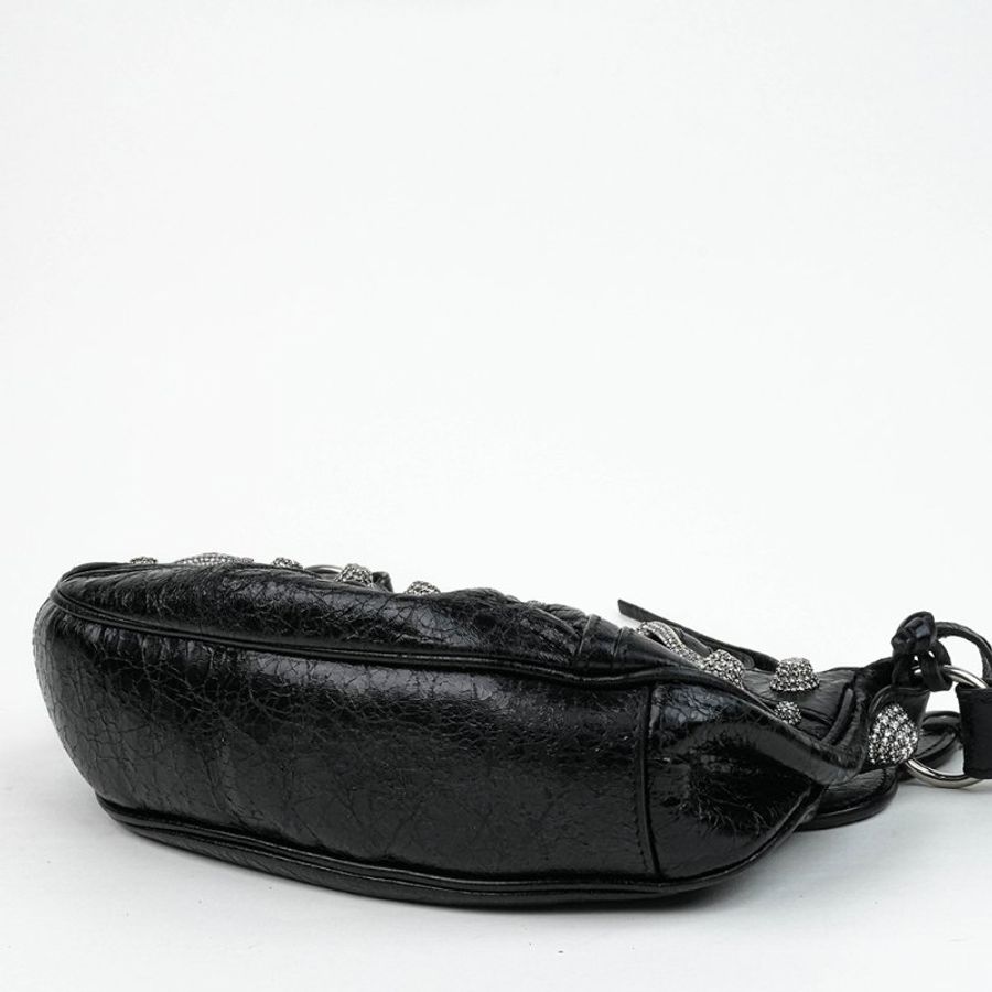 KÉSH 凱仕精品|BALENCIAGA Le Cagole XS 機車包 黑色肩背包|巴黎世家 Arena 羊皮水鑽銀釦半月包|附愛心鏡零錢包-15