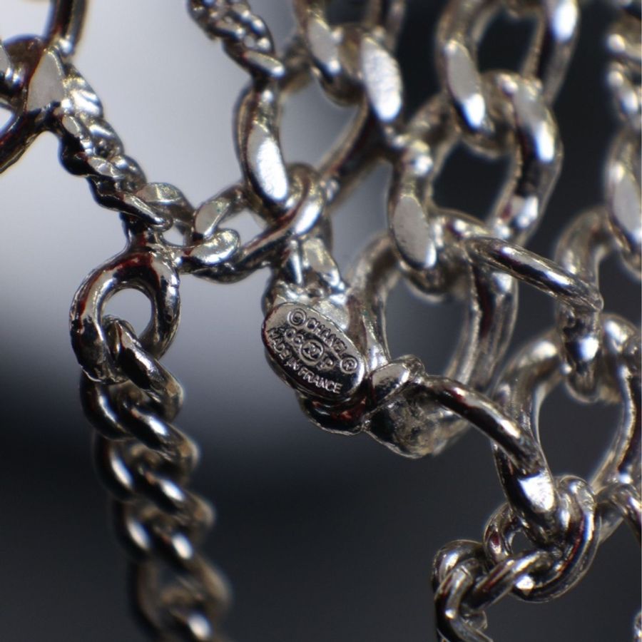 Chanel 06年素银链条字母胸针-7