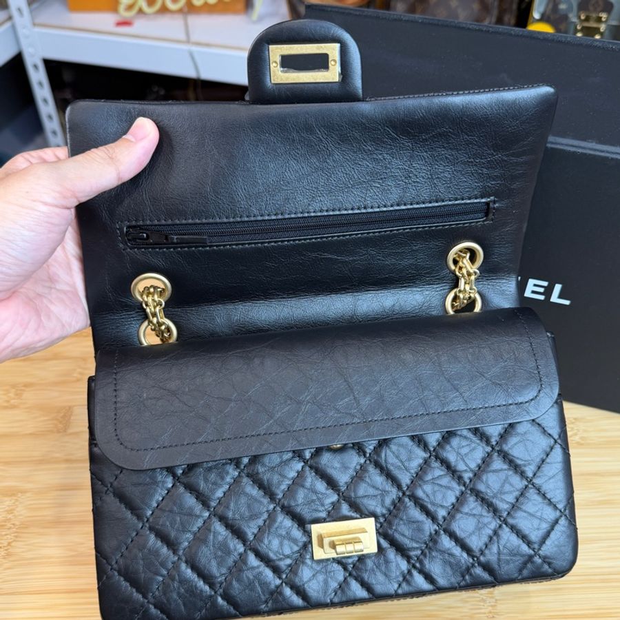 在台現貨CHANEL 經典黑金2.55 Reissue 口蓋鏈包25cm🖤近全新商品-18