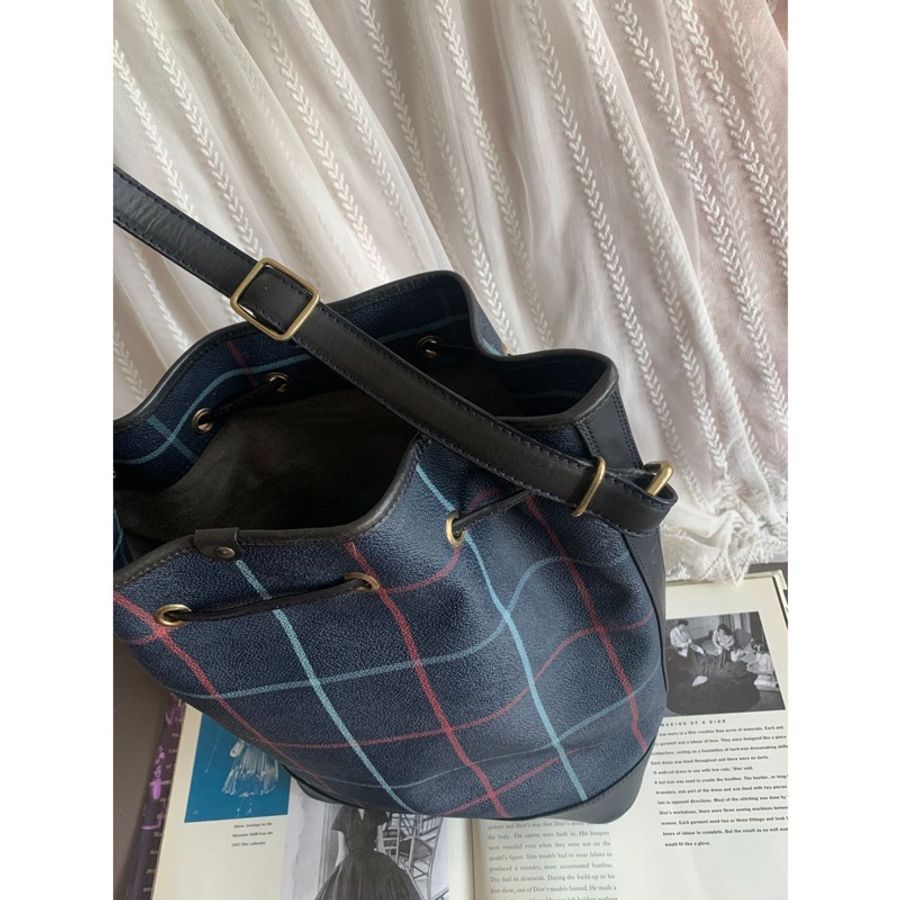 博柏利 burberry 經典Vintage 古董 絕版 中古 藍色 格仔 千鳥格 水桶包Bucket Bag Burberrys 盾牌戰馬皮革皮標-13