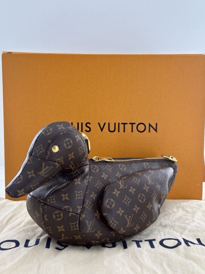LV x Nigo 聯名款 稀有鴨子包-2