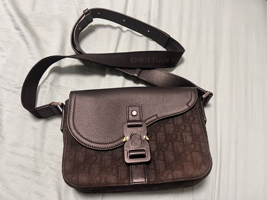 DIOR saddle小型翻蓋郵差包-1