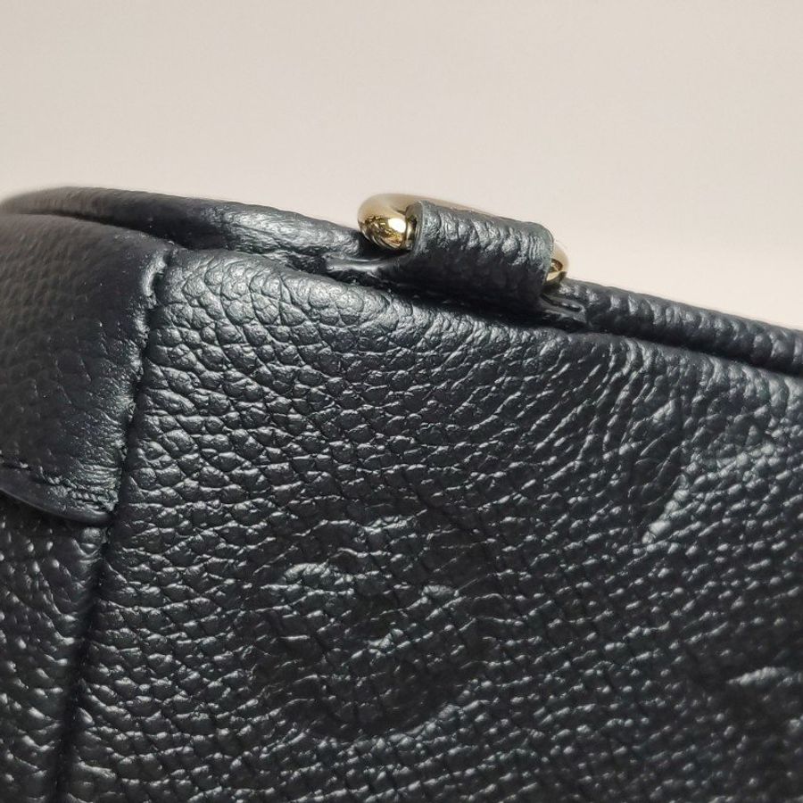 Louis Vuitton (LV) NOENano牛皮純色壓花老花抽繩雙肩包晶片款-16