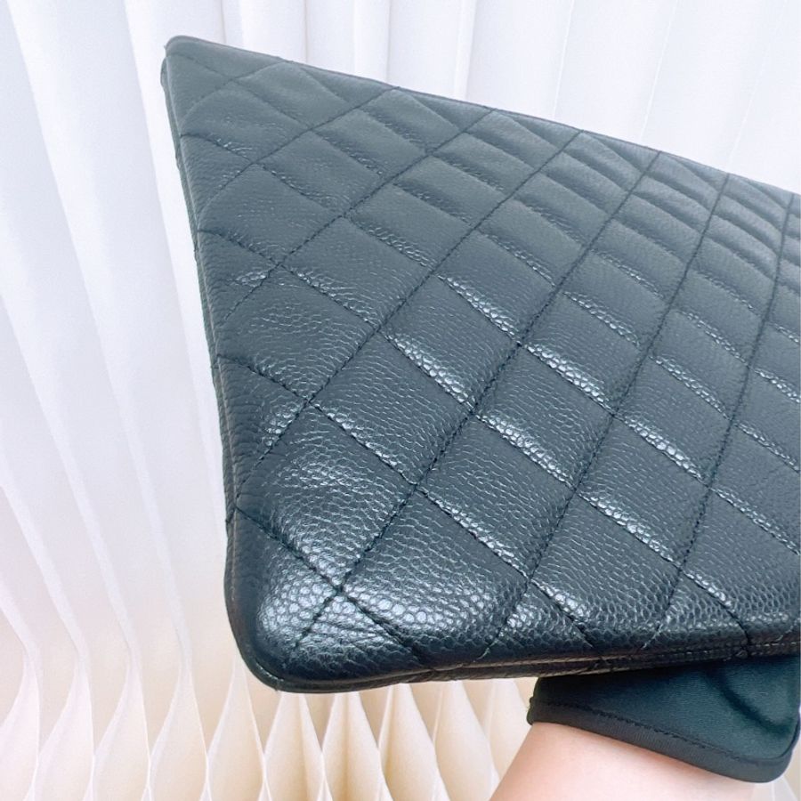 Chanel 經典黑色荔枝牛皮手拿包 28cm-7