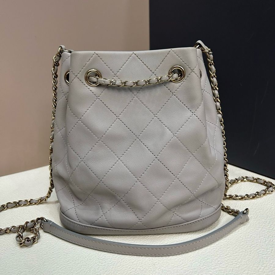 Chanel香奈兒 水泥灰淡金扣牛皮抽繩水桶包手提包斜挎包,-1
