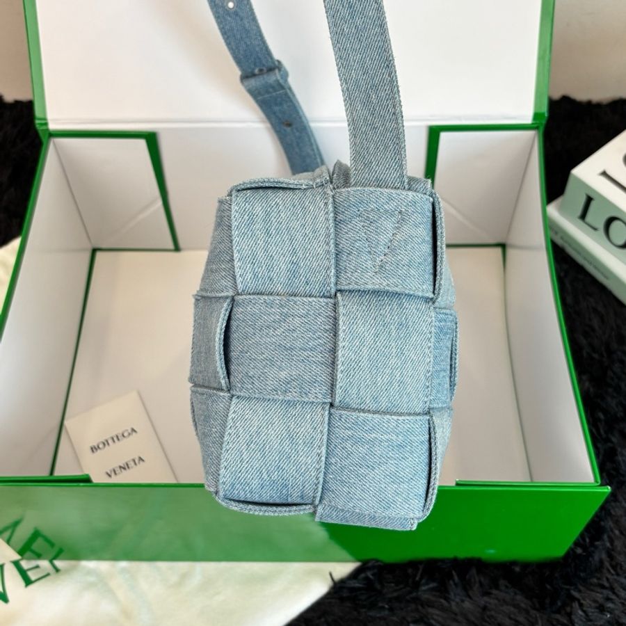 Bv 葆蝶家Bottega Veneta Brick Cassette牛仔肩背包帆布腋下包單肩包斜挎包-2