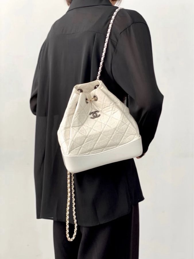 Chanel香奈兒 奶白色掌紋牛皮流浪雙肩包小書包 尺寸:23*10*22cm-8