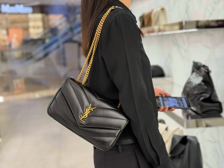 YSL聖羅蘭 LOULOU系列黑金V紋羊皮信封包 鏈條包小號-0